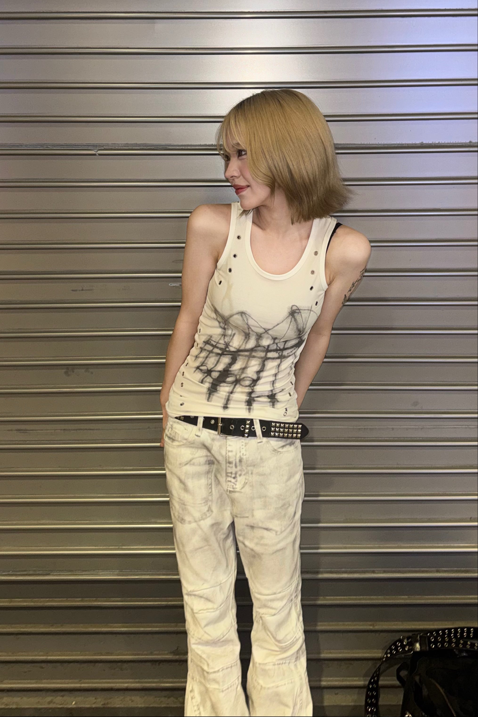 グランジグラフィックアイレットタンクトップ NA10792