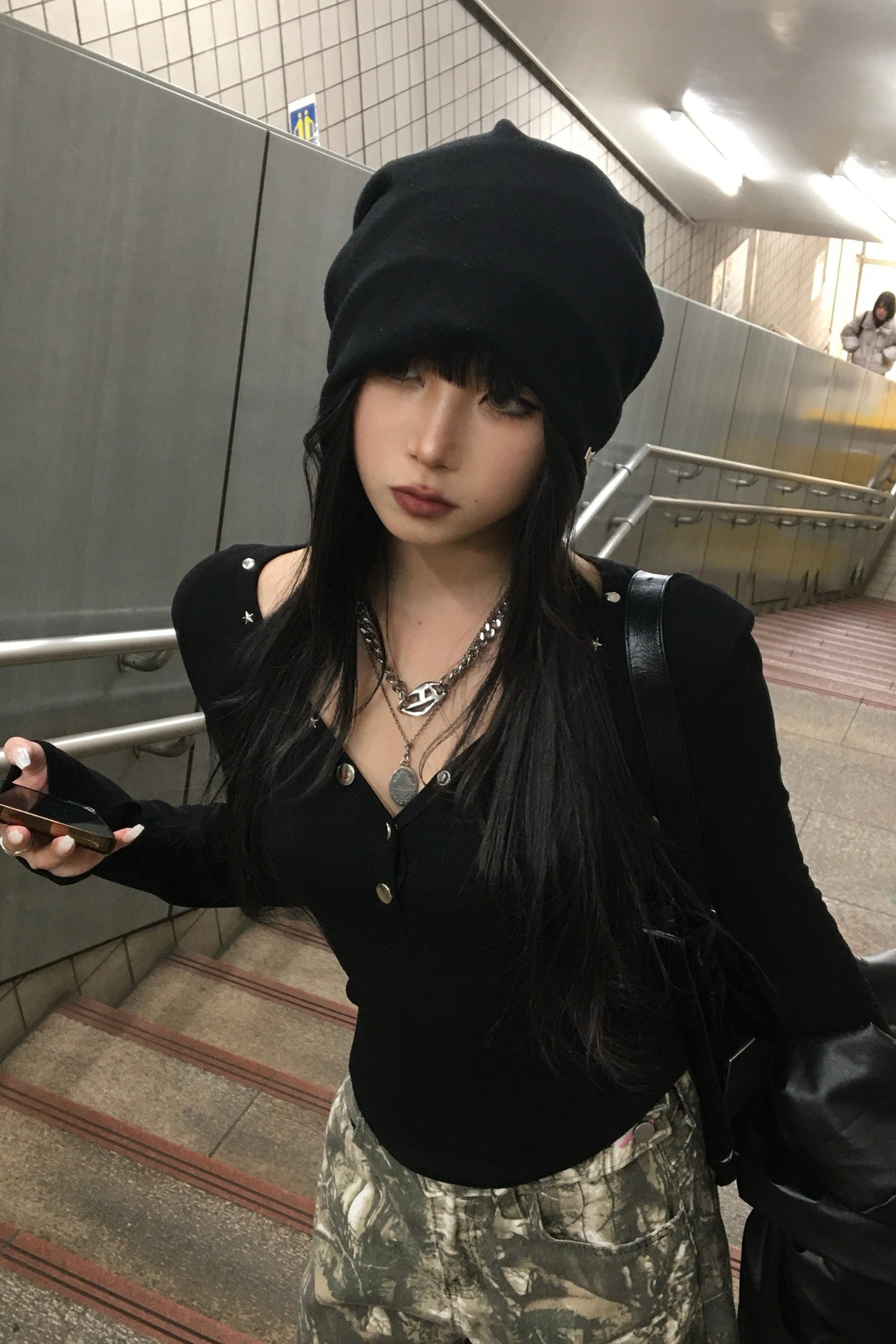 Vネックスタッズトップス NA10324