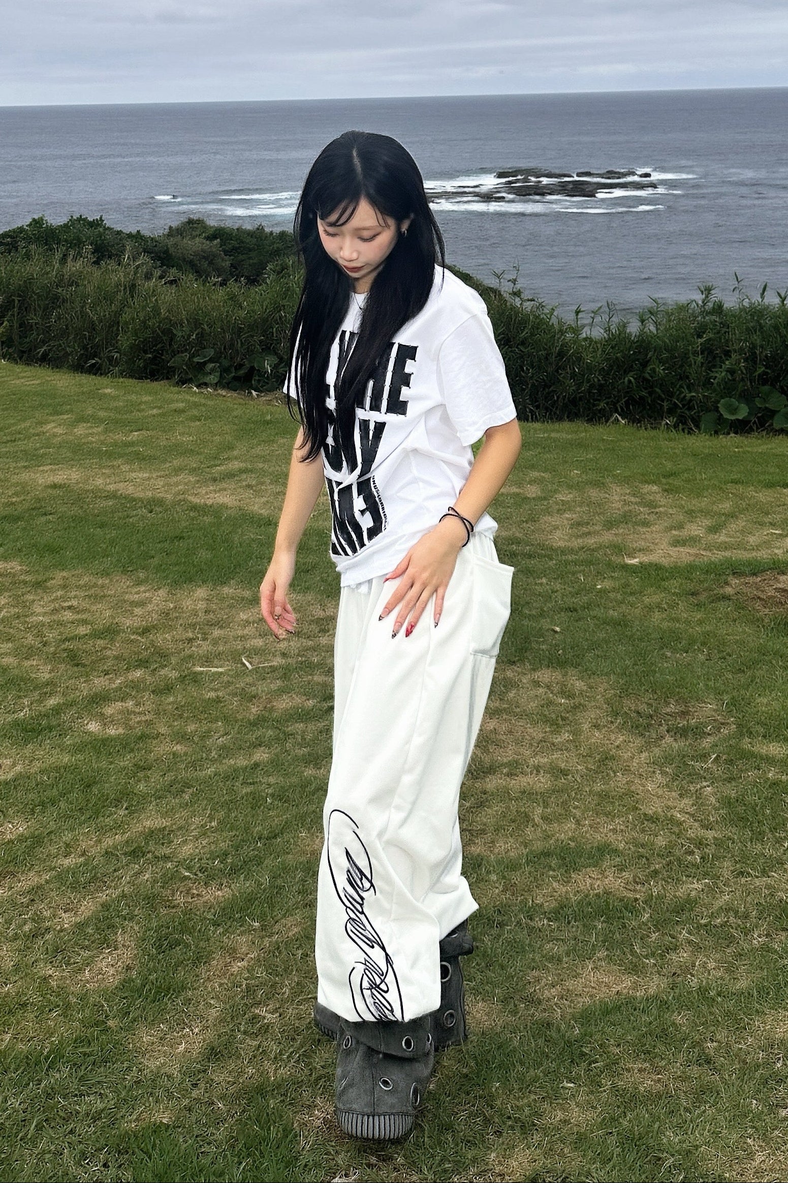 サイドグラフィックワイドスウェットパンツ NA10744