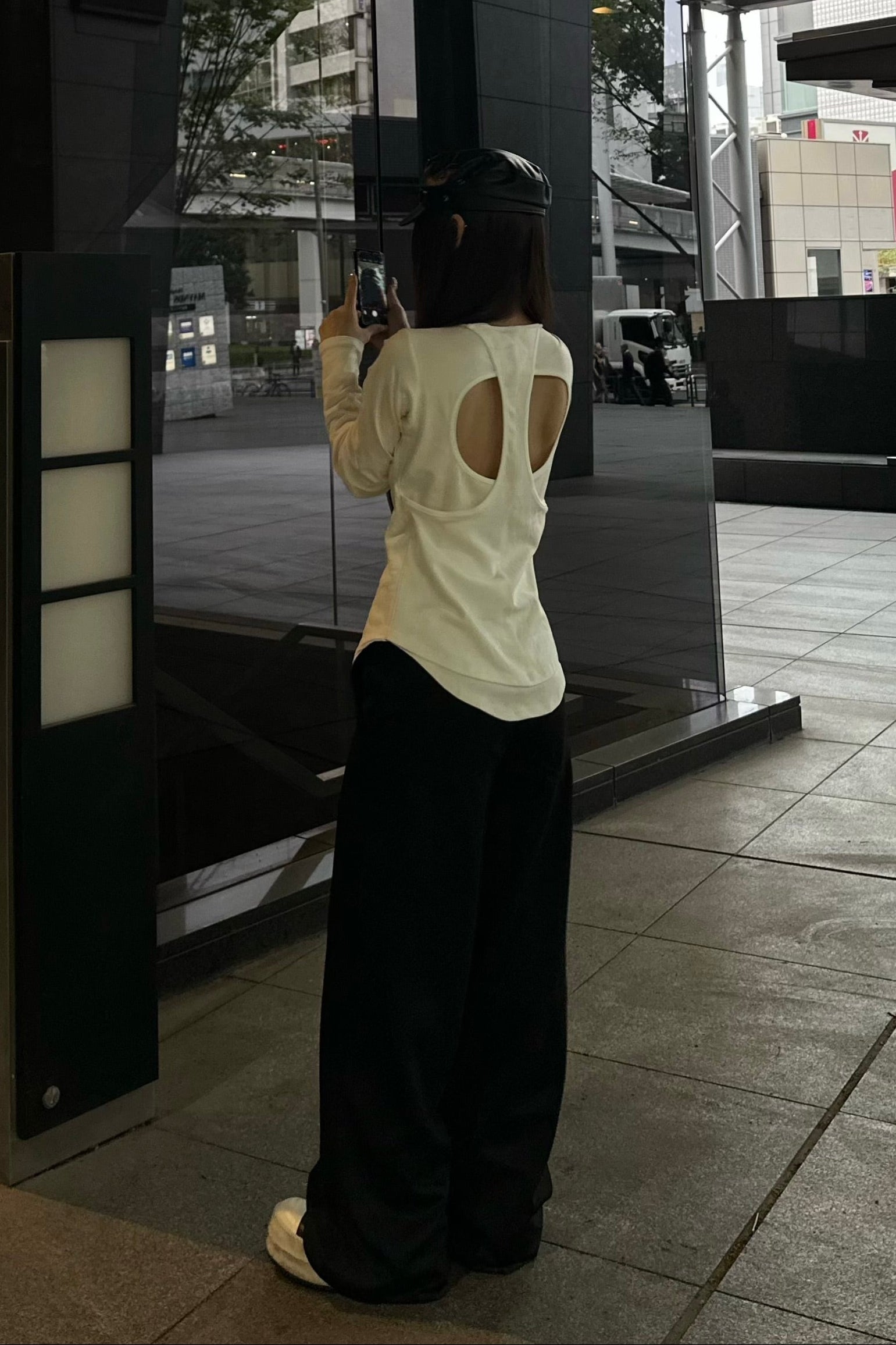 バックオープンロングTシャツ NA10420