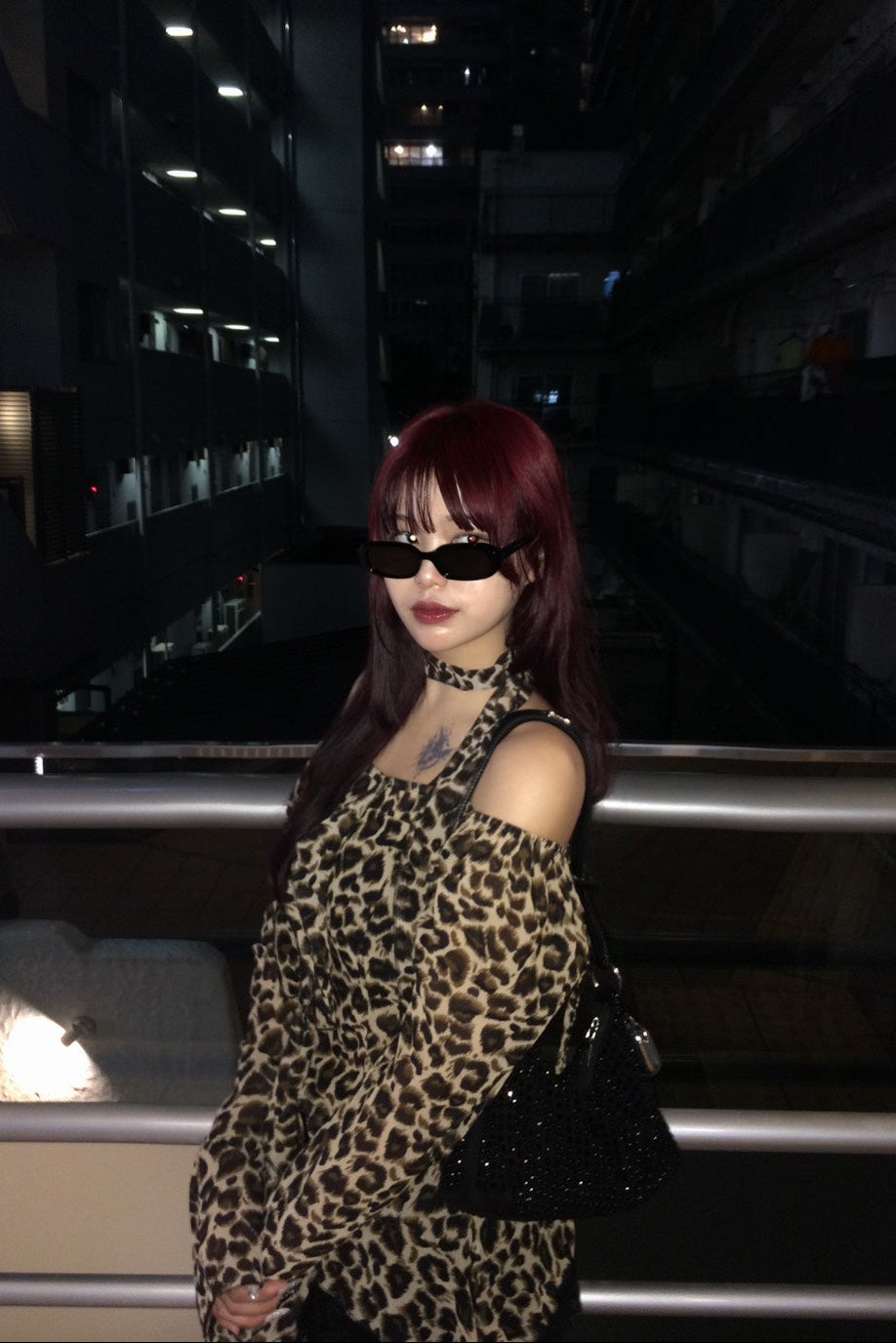 オフショルダーレオパードトップス NA10104