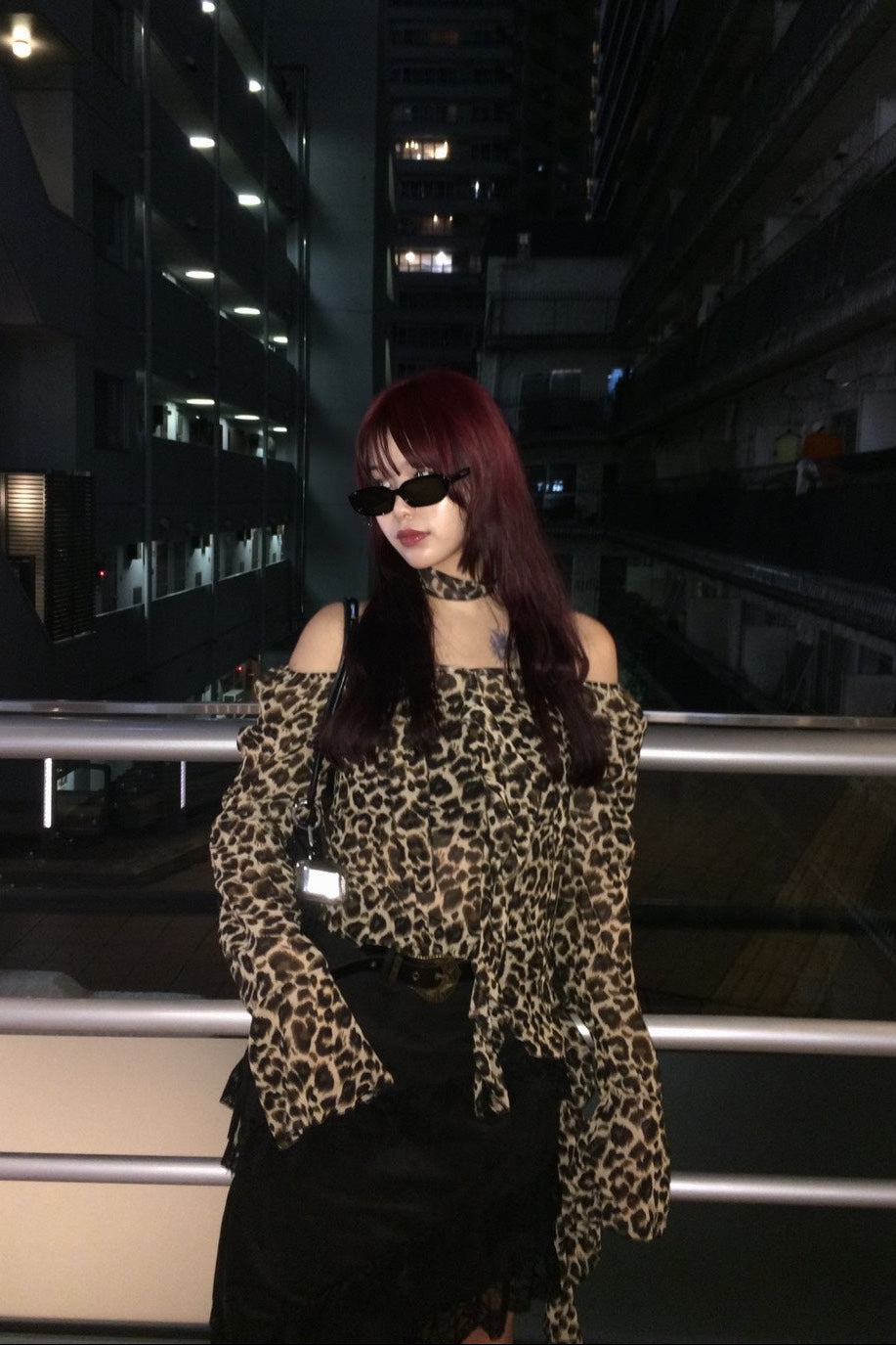 オフショルダーレオパードトップス NA10104