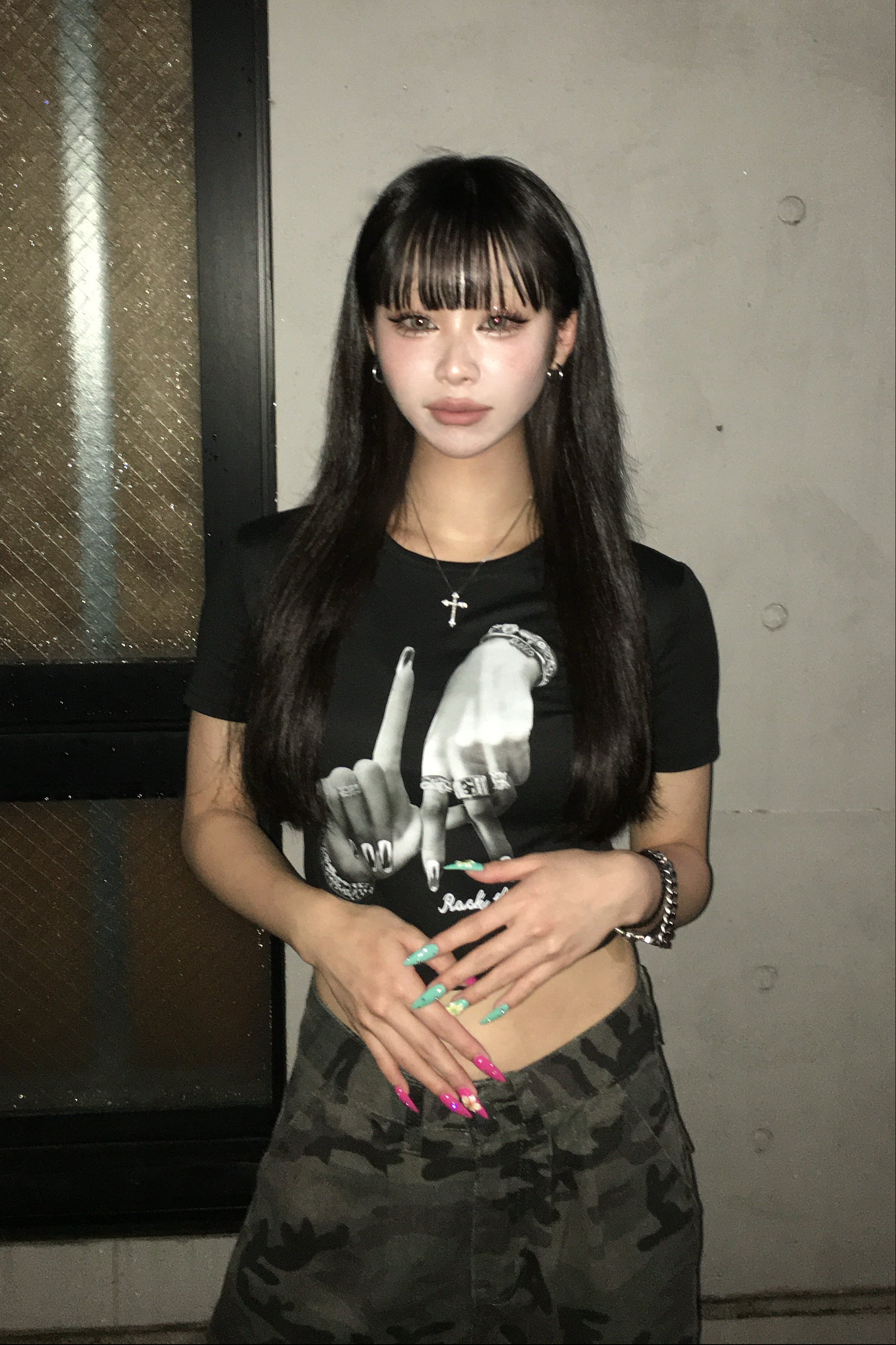 グラフィックプリントクロップドティーシャツ NA10974