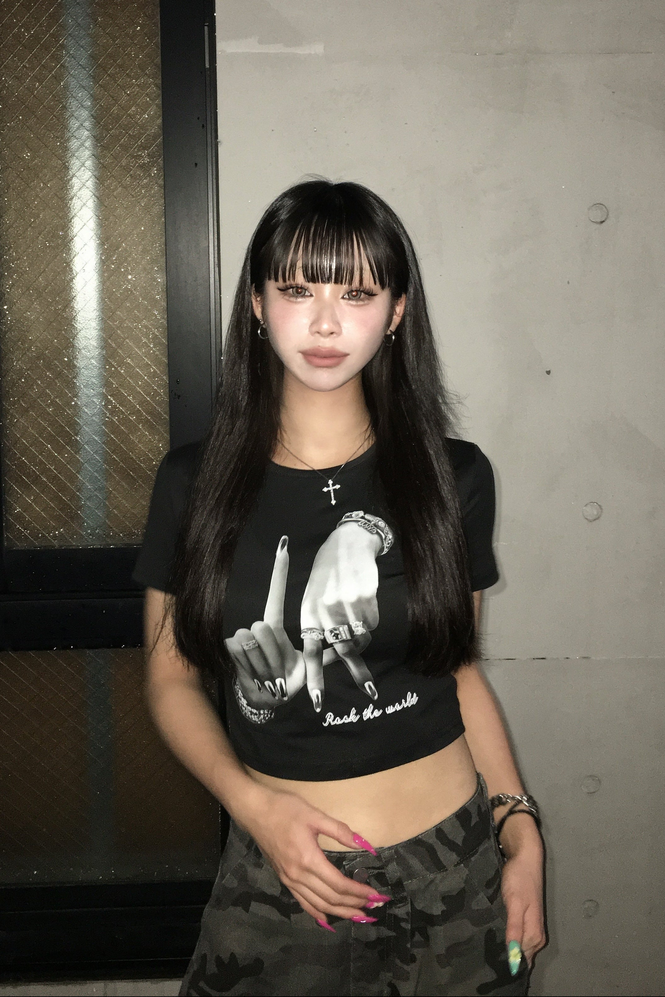 グラフィックプリントクロップドティーシャツ NA10974