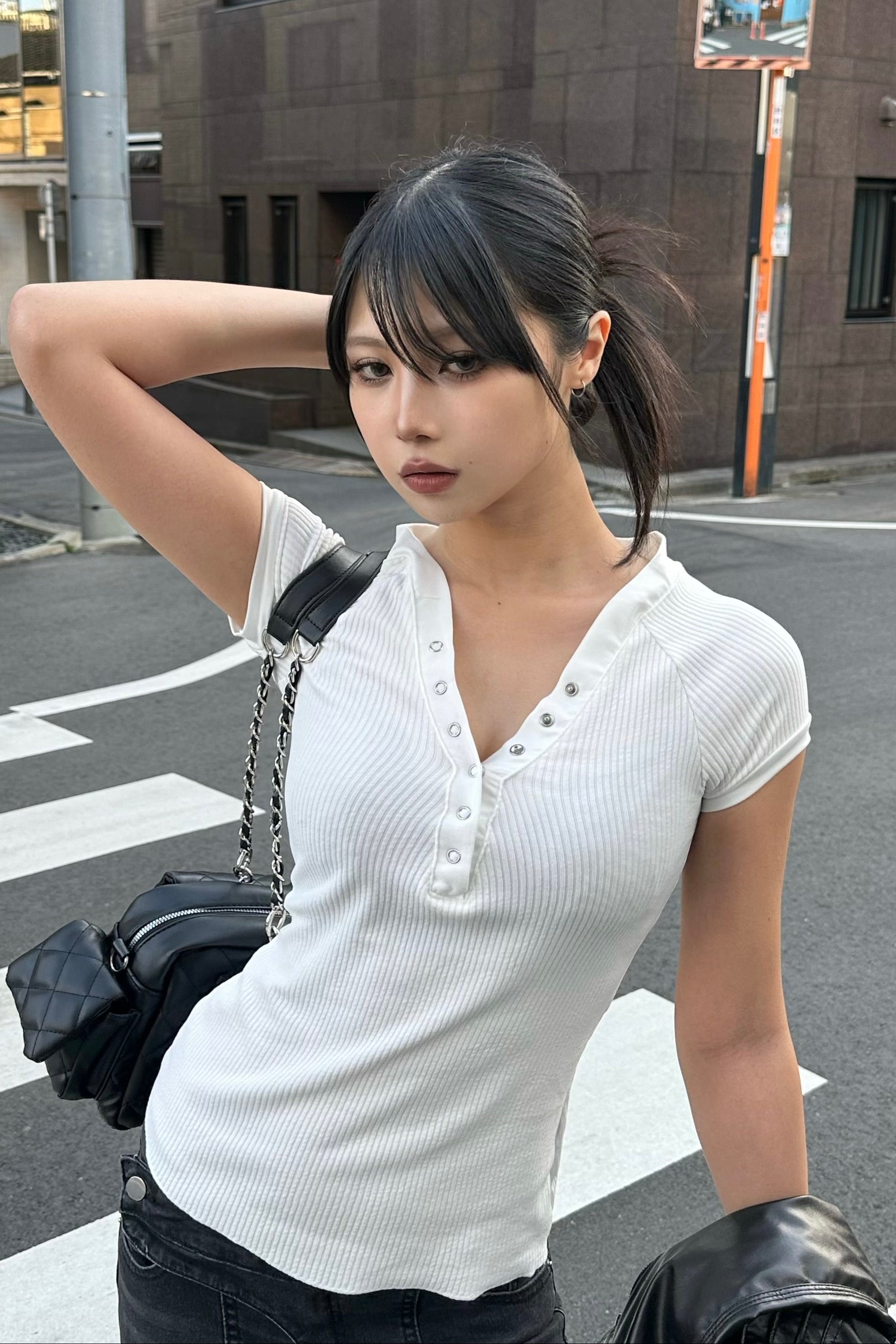 Vネックスリムフィットトップス NA10431