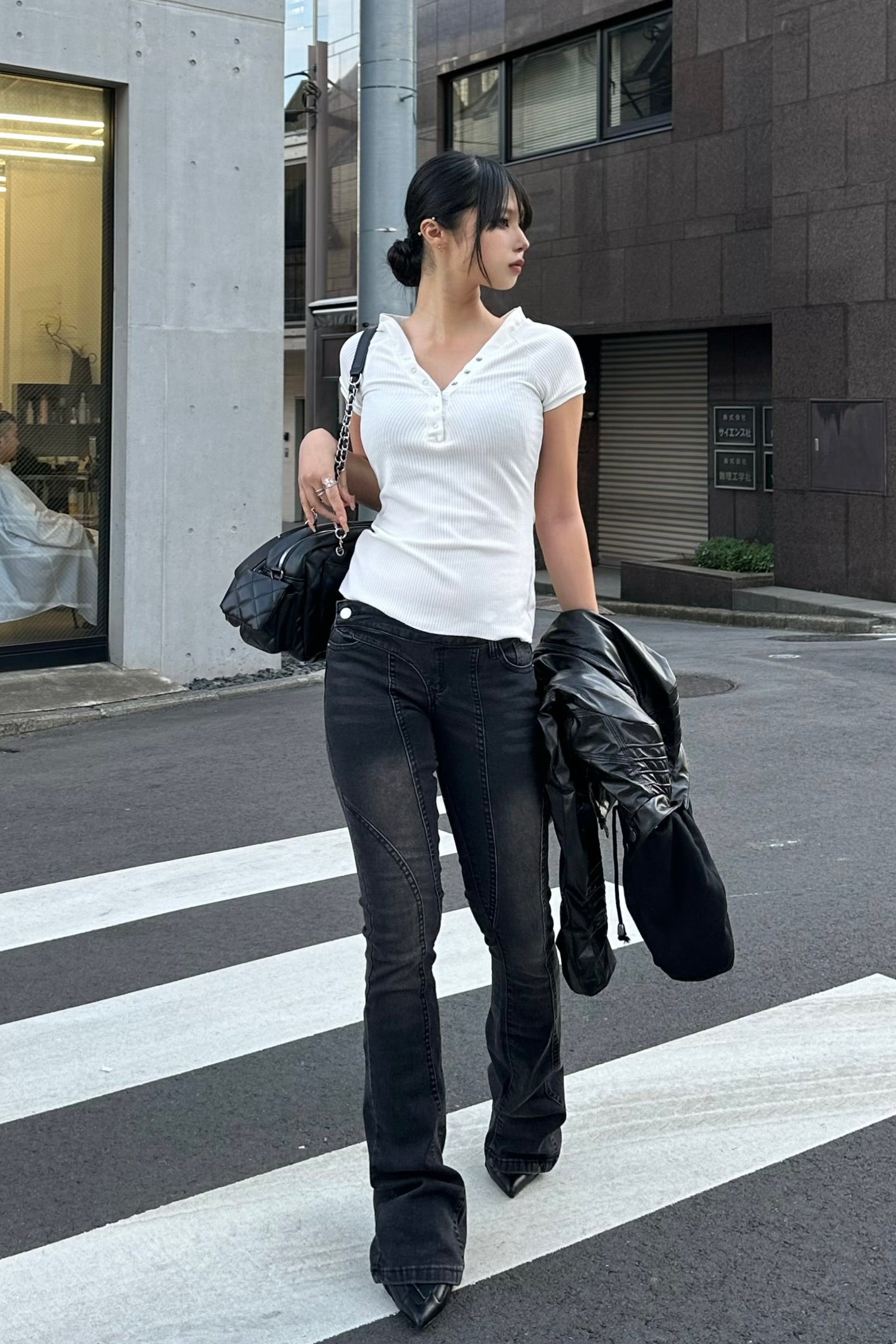 Vネックスリムフィットトップス NA10431