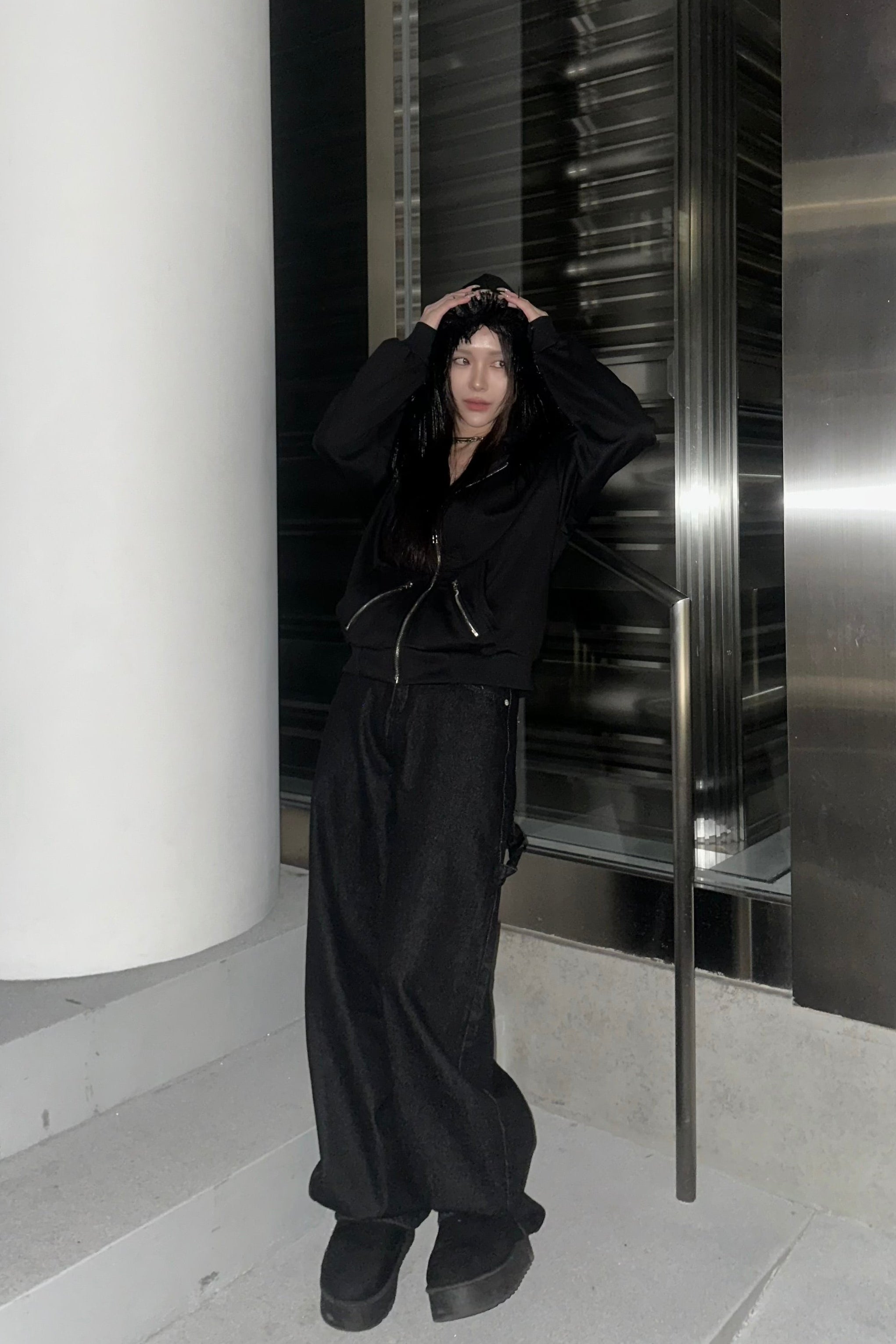 黒のスタッズ付きワイドパンツ スタッズラインブラックワイドパンツ | レディースファッション通販