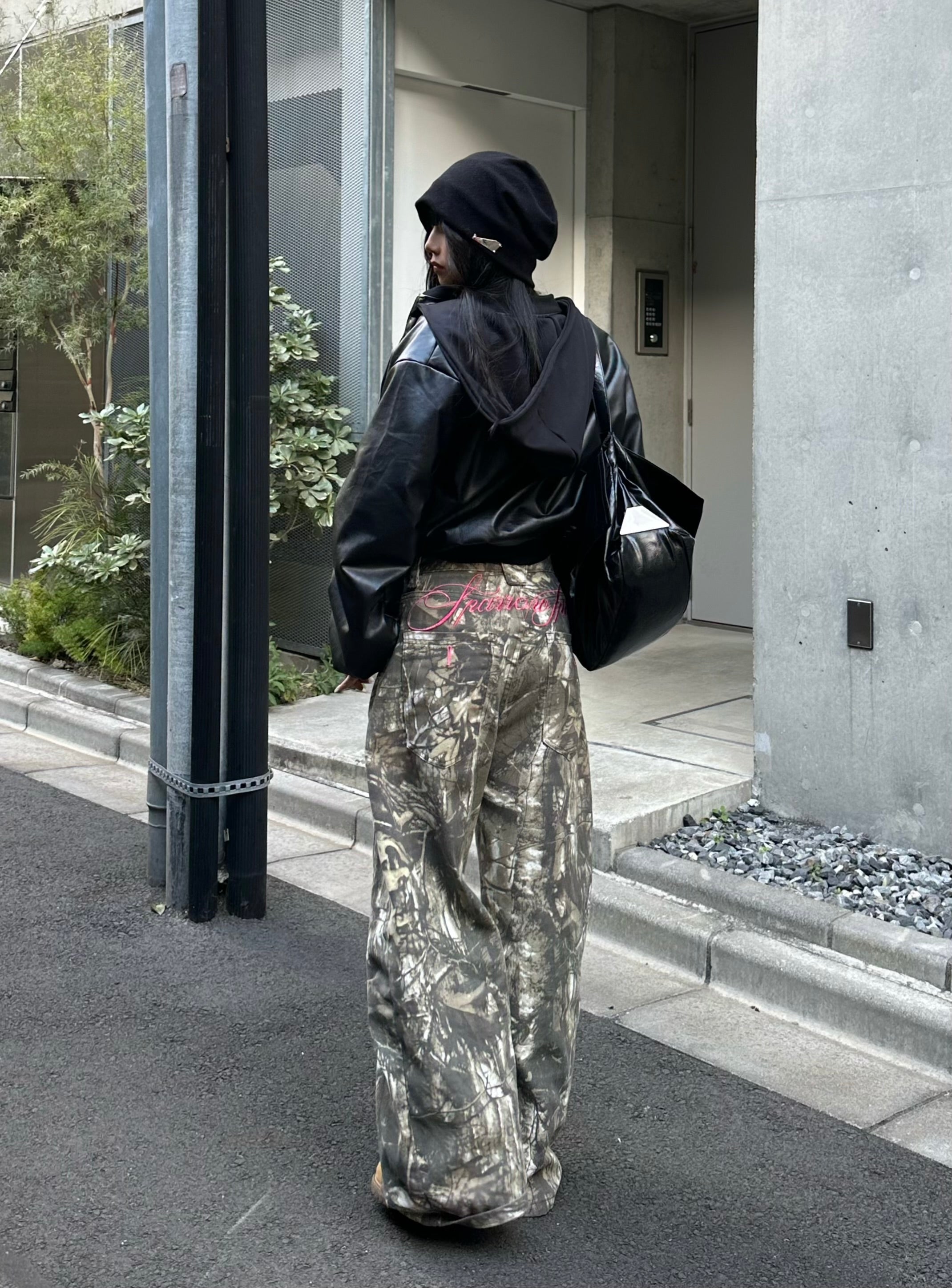 バックプリントカーブパンツ NA10321